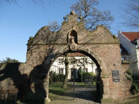 Xanten : Kapitel, breites Backsteintor